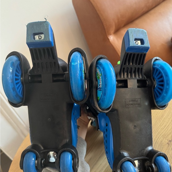 Roller Derby Blue and Black Adjustable Skates - Picture 5 of 6